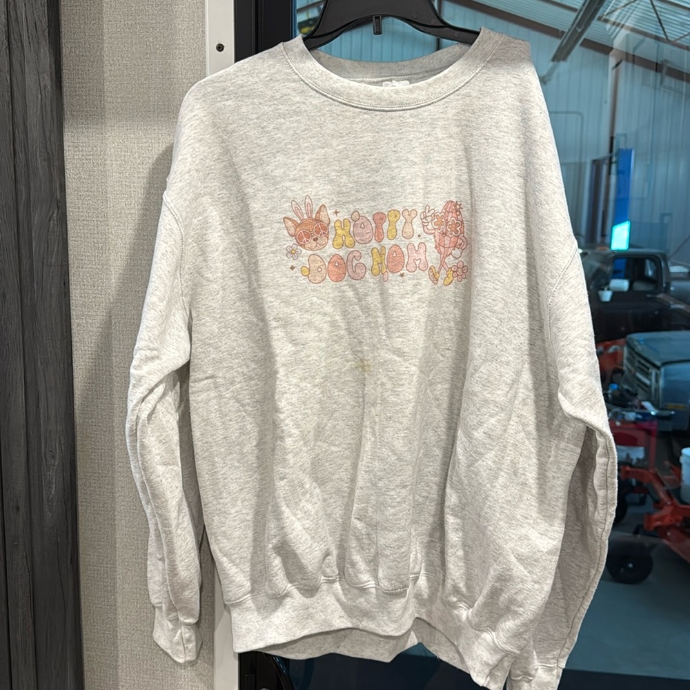 Women Gildan Dog Mom Crewneck #women #gildan #dogmom